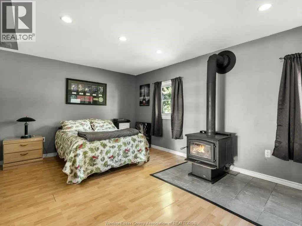 2294 SOUTH MIDDLE ROAD