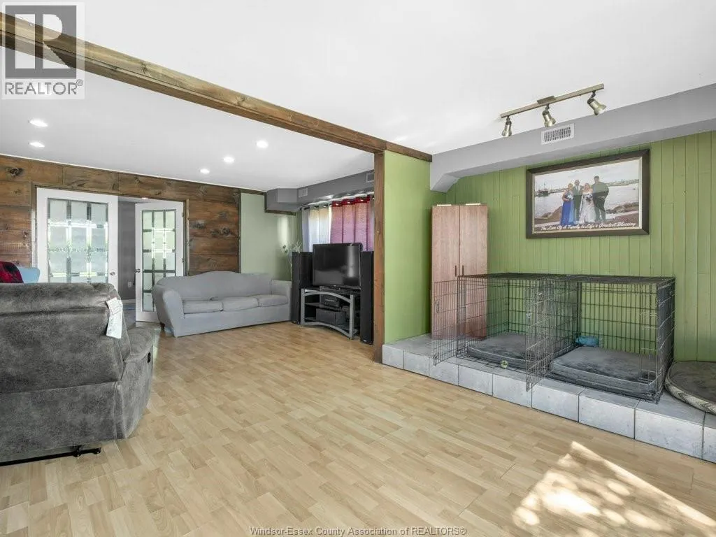 2294 SOUTH MIDDLE ROAD
