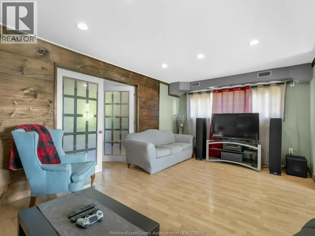 2294 SOUTH MIDDLE ROAD