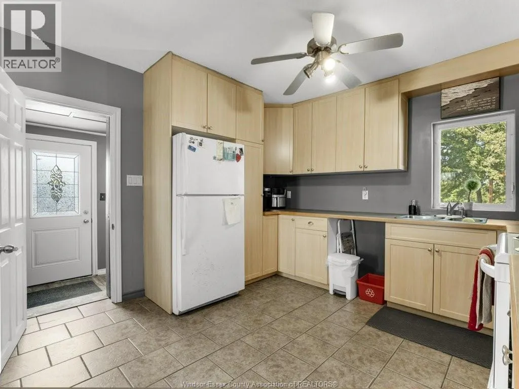 2294 SOUTH MIDDLE ROAD