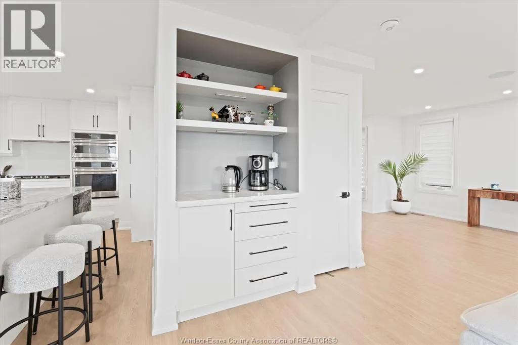8190 RIVERSIDE DRIVE East