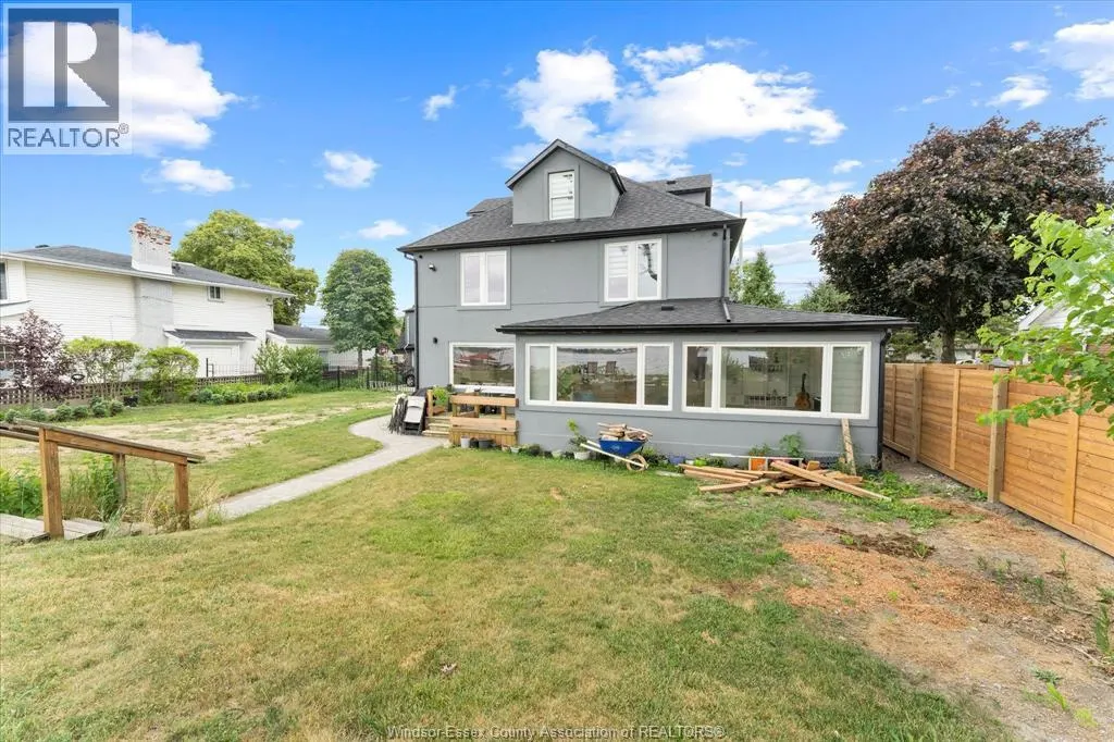 8190 RIVERSIDE DRIVE East