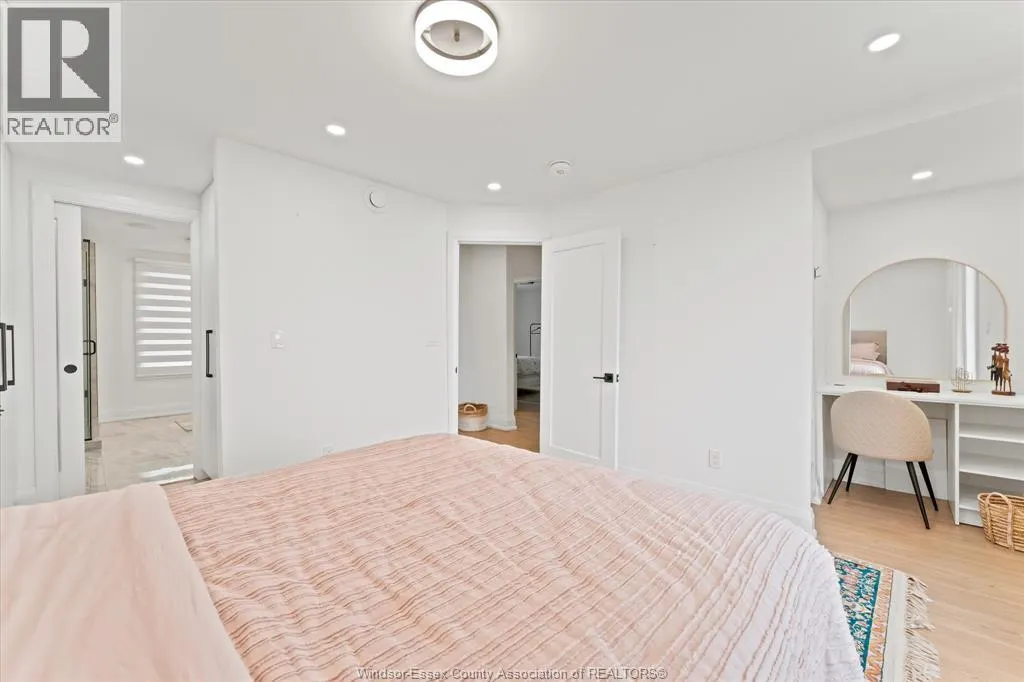 8190 RIVERSIDE DRIVE East