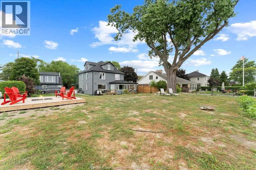 8190 RIVERSIDE DRIVE East