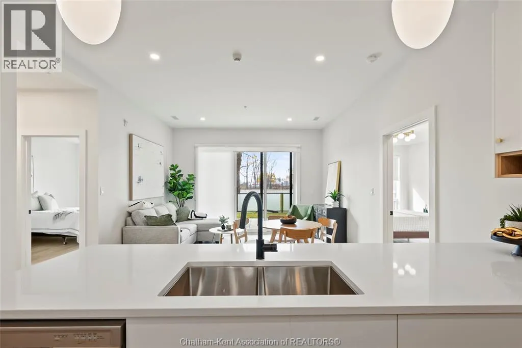 364 Grand AVENUE East Unit# 312