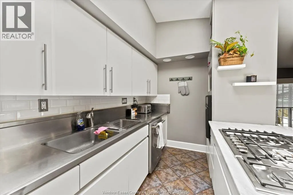 859 MONMOUTH