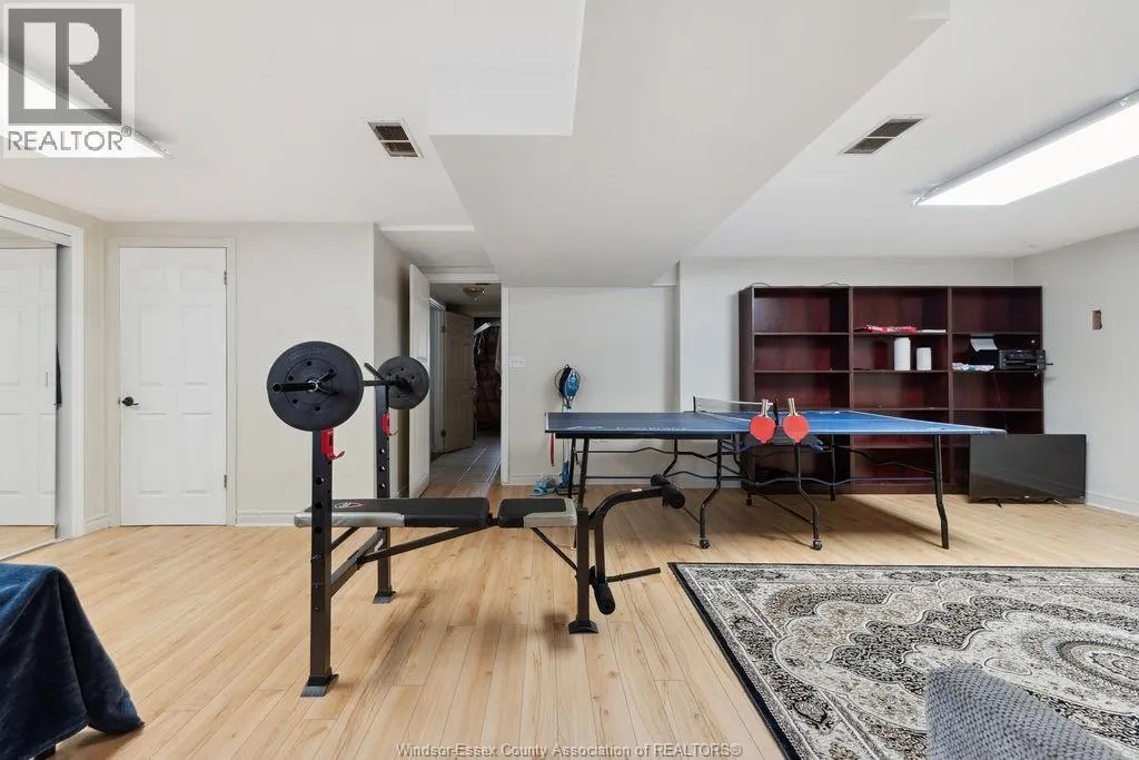 1544 IMPERIAL CRESCENT