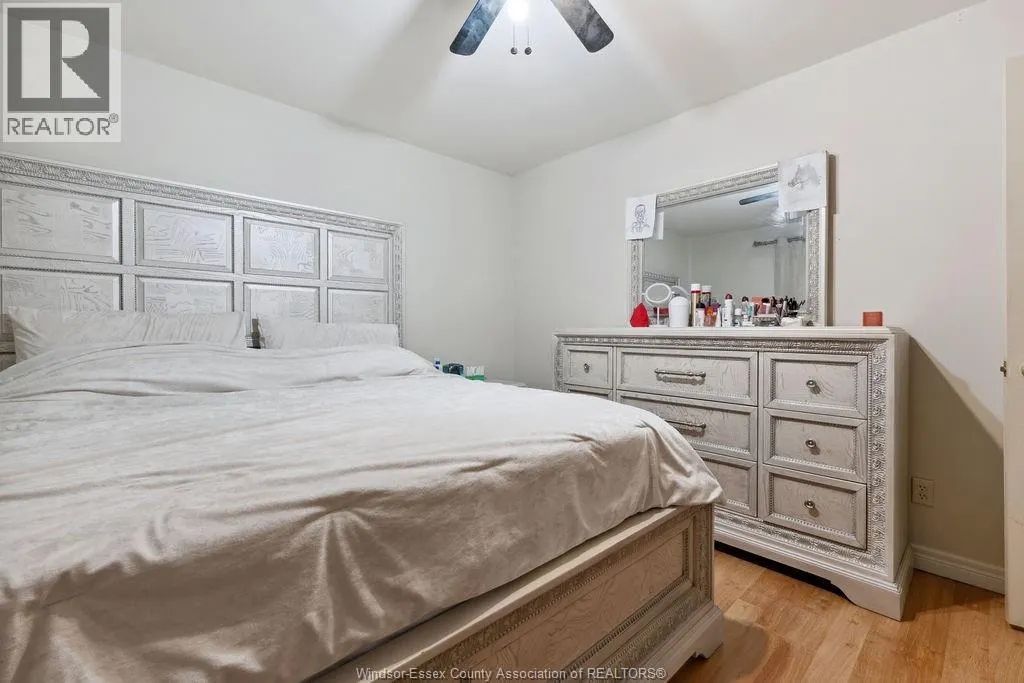 1544 IMPERIAL CRESCENT