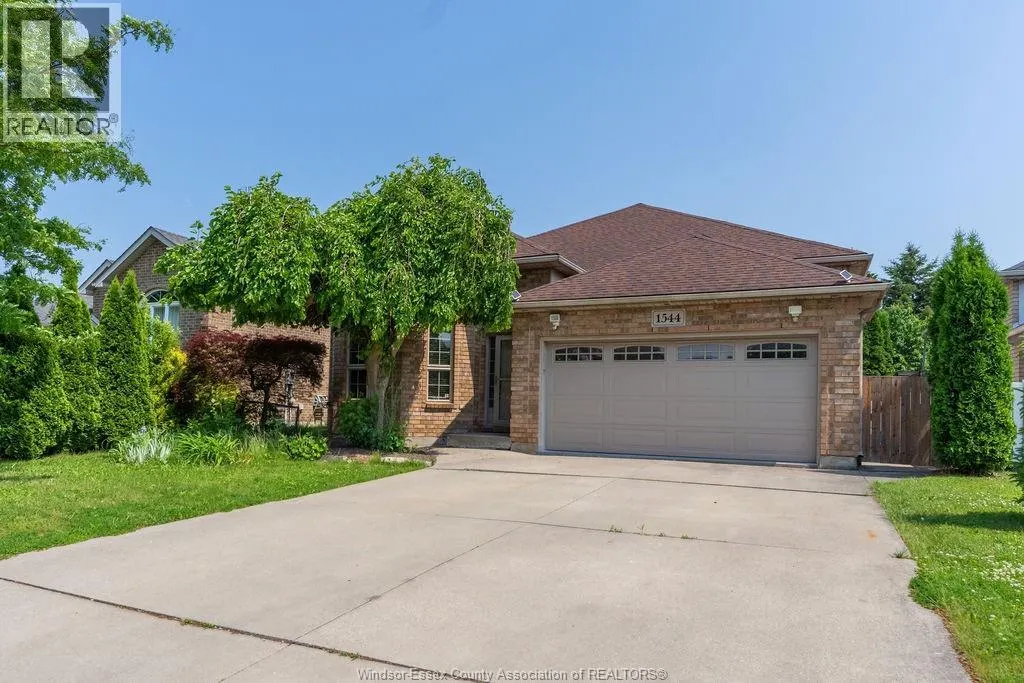 1544 IMPERIAL CRESCENT