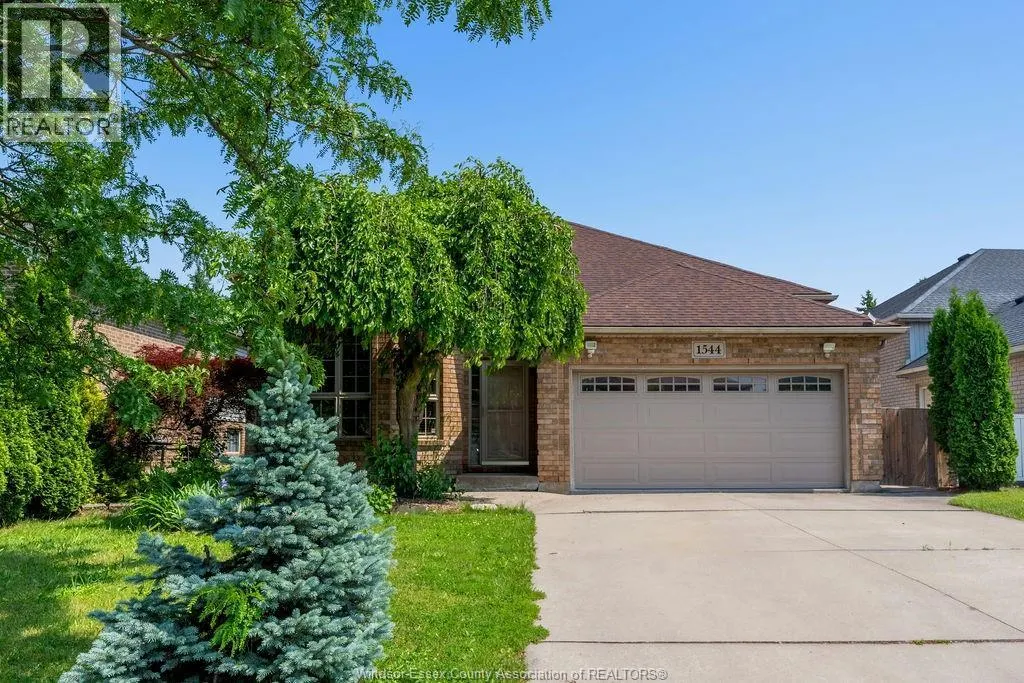 1544 IMPERIAL CRESCENT