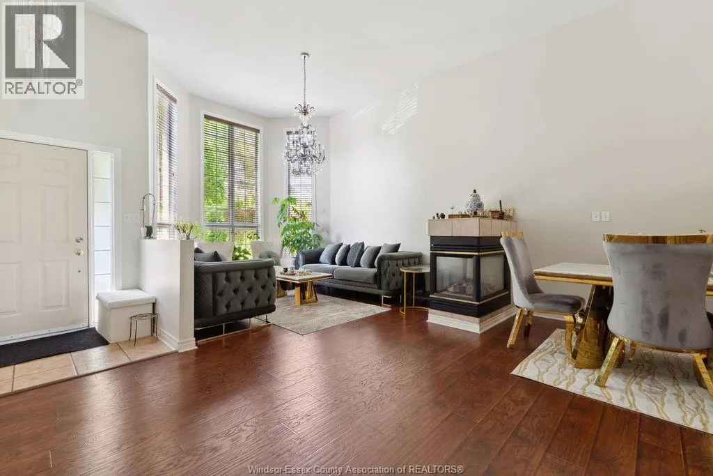 1544 IMPERIAL CRESCENT