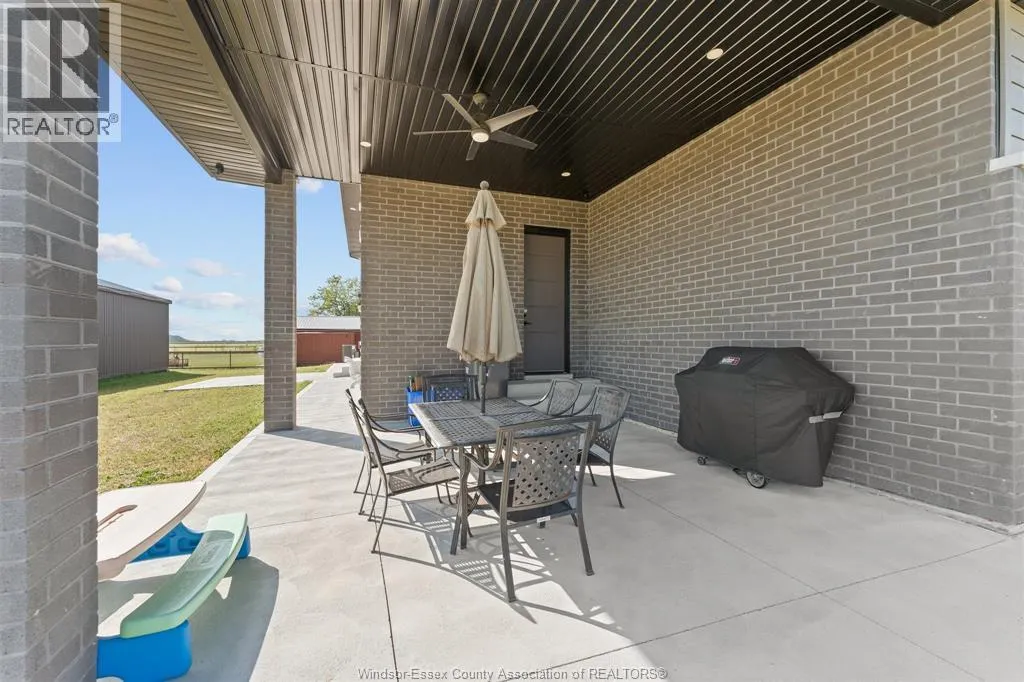 6061 COUNTY ROAD 18