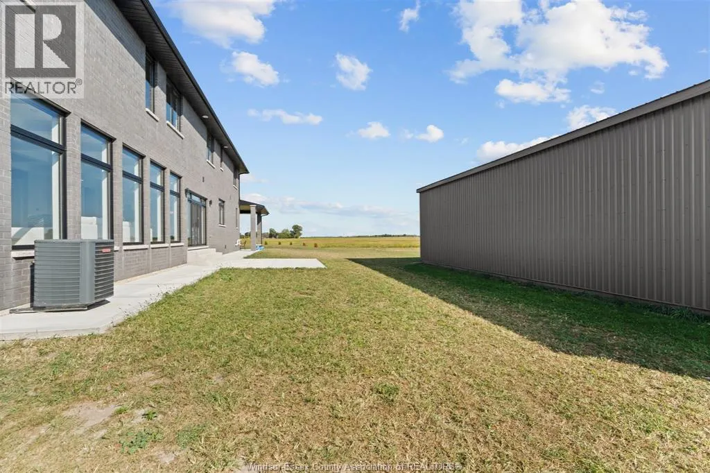 6061 COUNTY ROAD 18