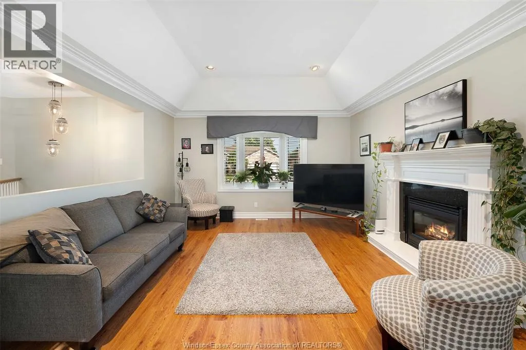 16 MEADOW LANE