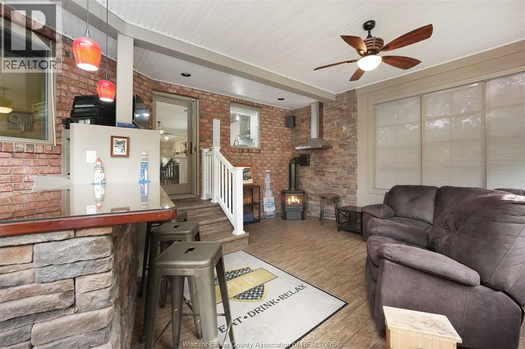 16 MEADOW LANE