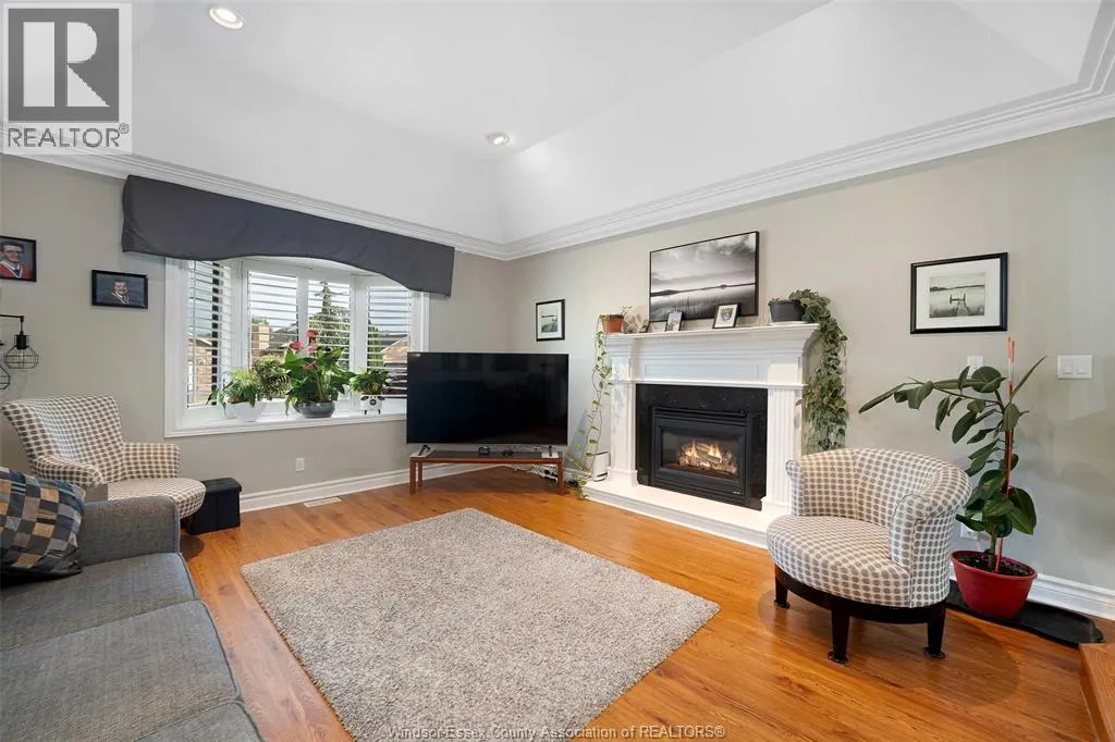 16 MEADOW LANE