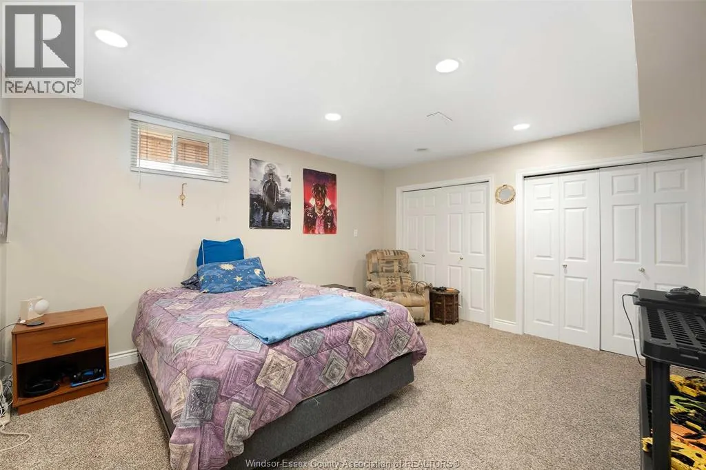 16 MEADOW LANE