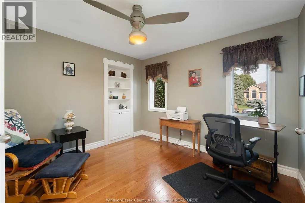 16 MEADOW LANE