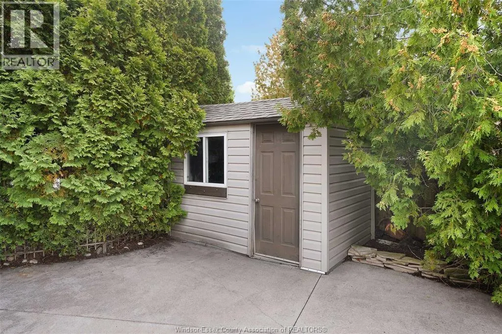 16 MEADOW LANE