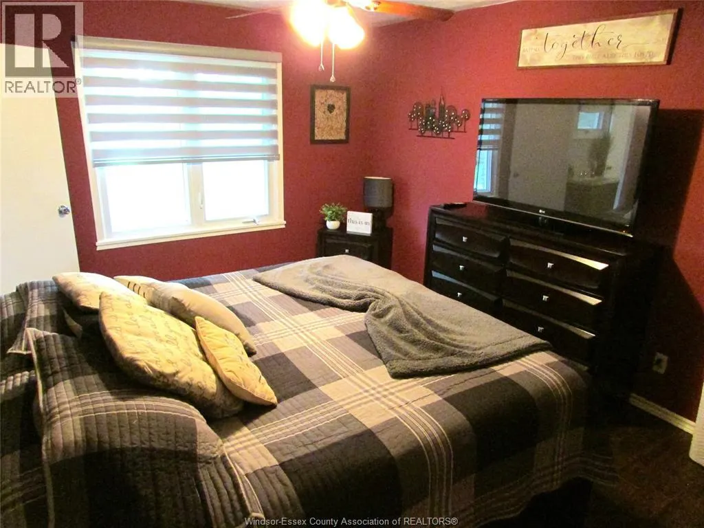 127 Danforth AVENUE