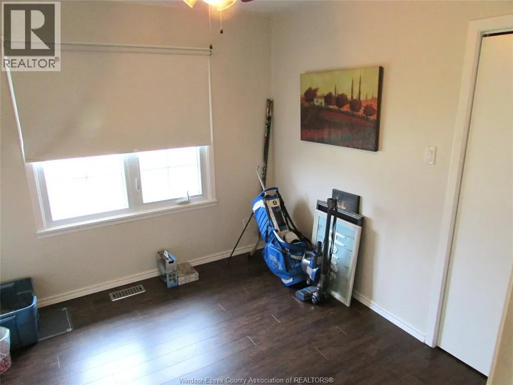 127 Danforth AVENUE