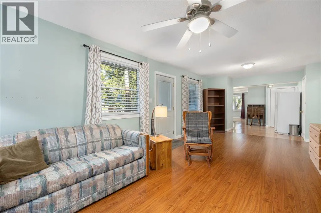 6261 TOWNSEND LINE