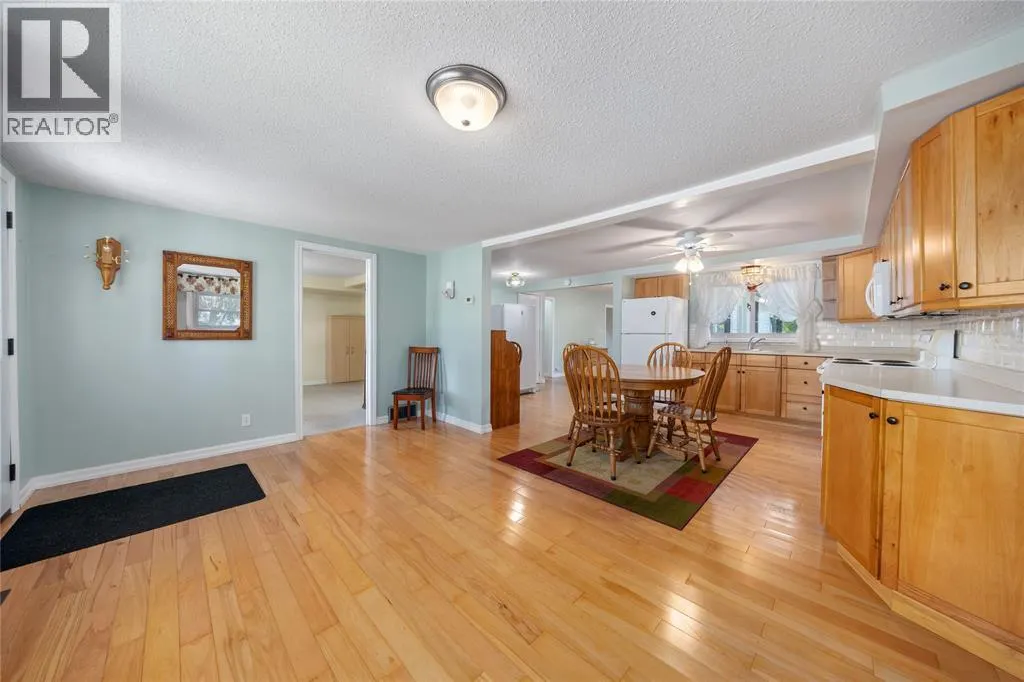 6261 TOWNSEND LINE