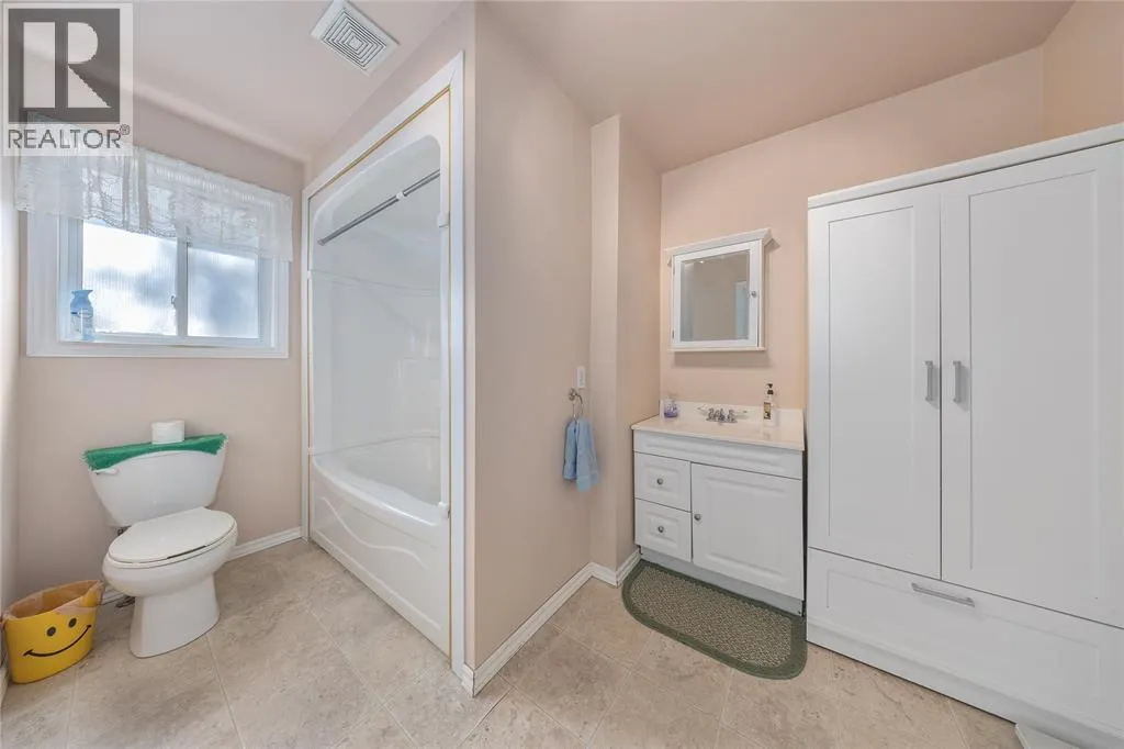 6261 TOWNSEND LINE