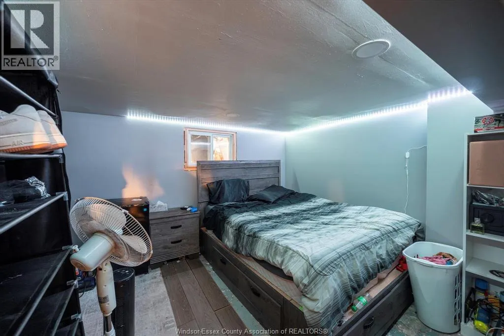 1434 GLADSTONE
