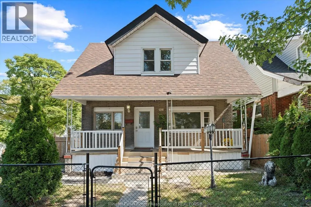 904 Elm AVENUE