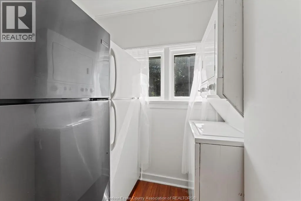 904 Elm AVENUE