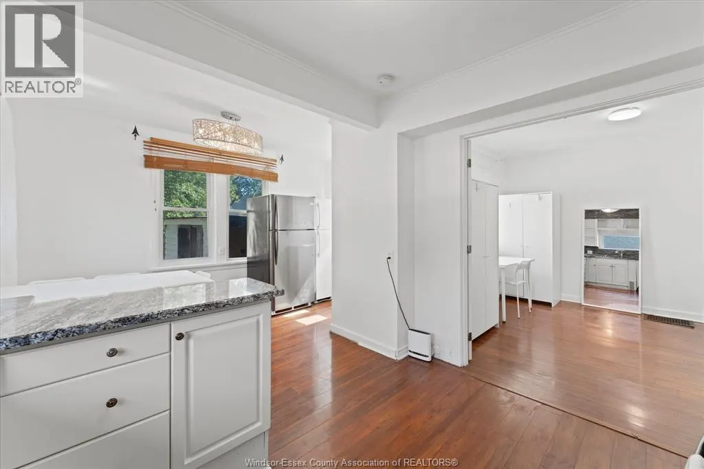 904 Elm AVENUE
