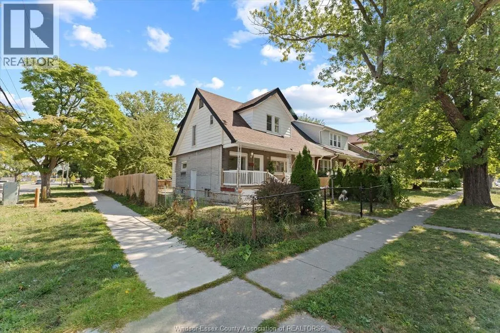 904 Elm AVENUE