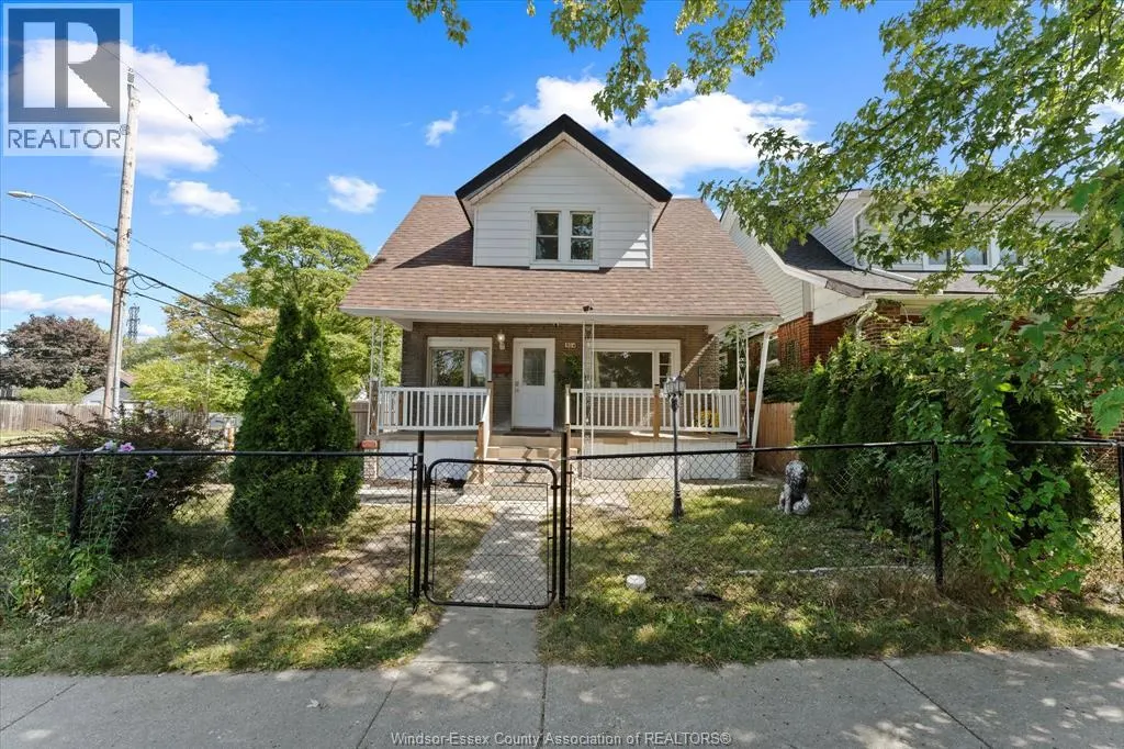 904 Elm AVENUE