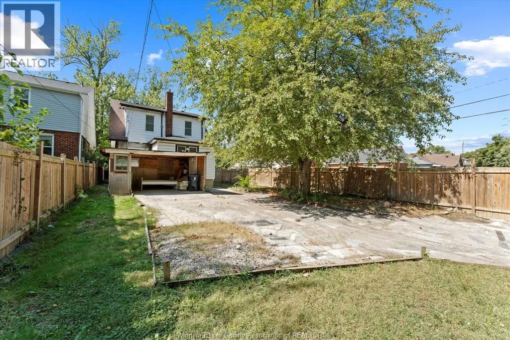 904 Elm AVENUE
