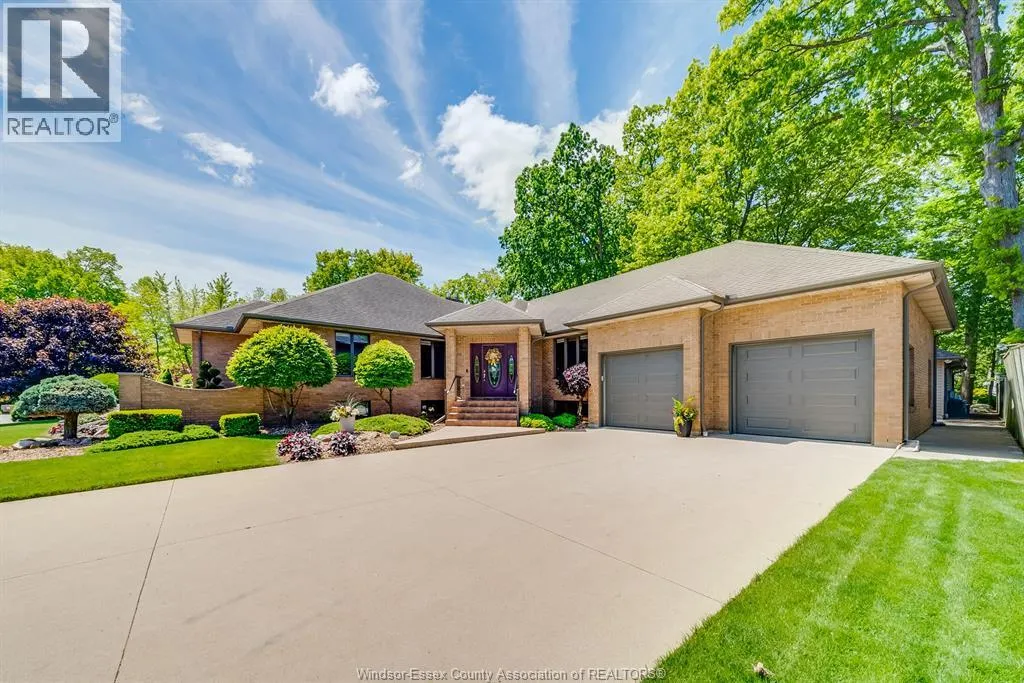 211 WOODLAND DRIVE
