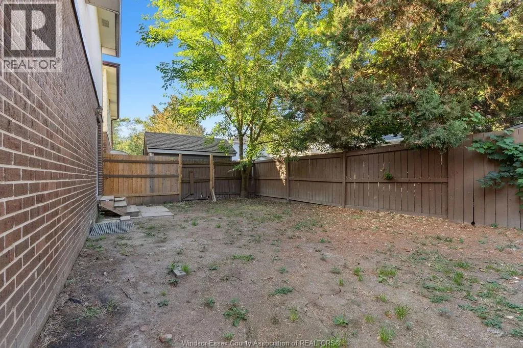 1126 AIRE PLACE