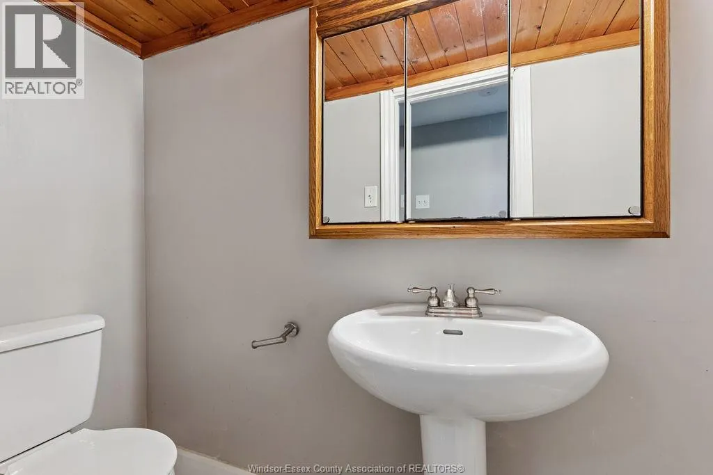 1126 AIRE PLACE