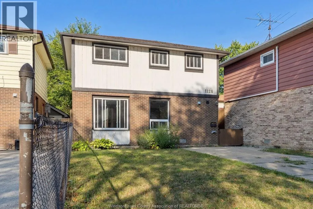 1126 AIRE PLACE