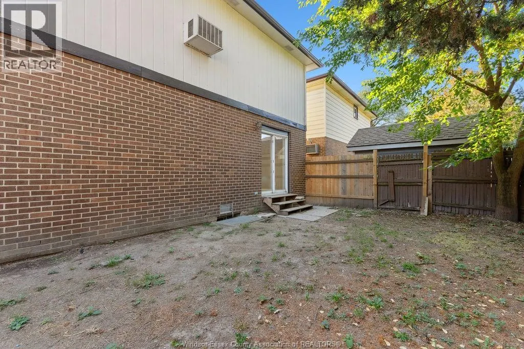 1126 AIRE PLACE