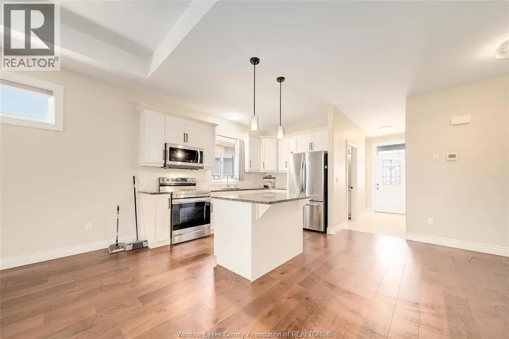 25 CHAMPLAIN COURT