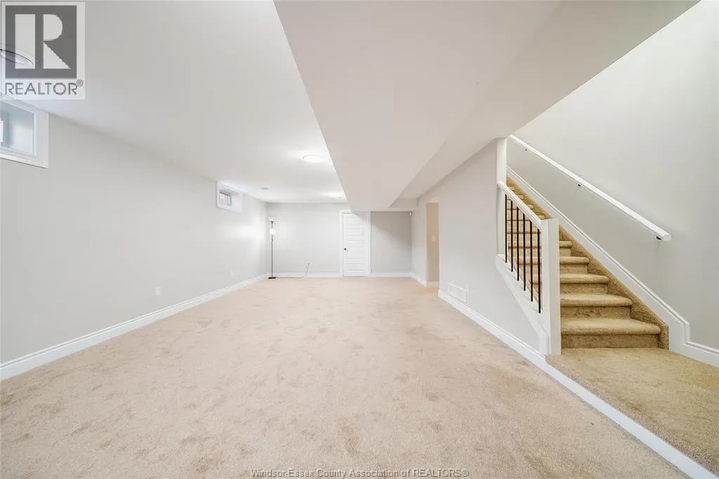 25 CHAMPLAIN COURT