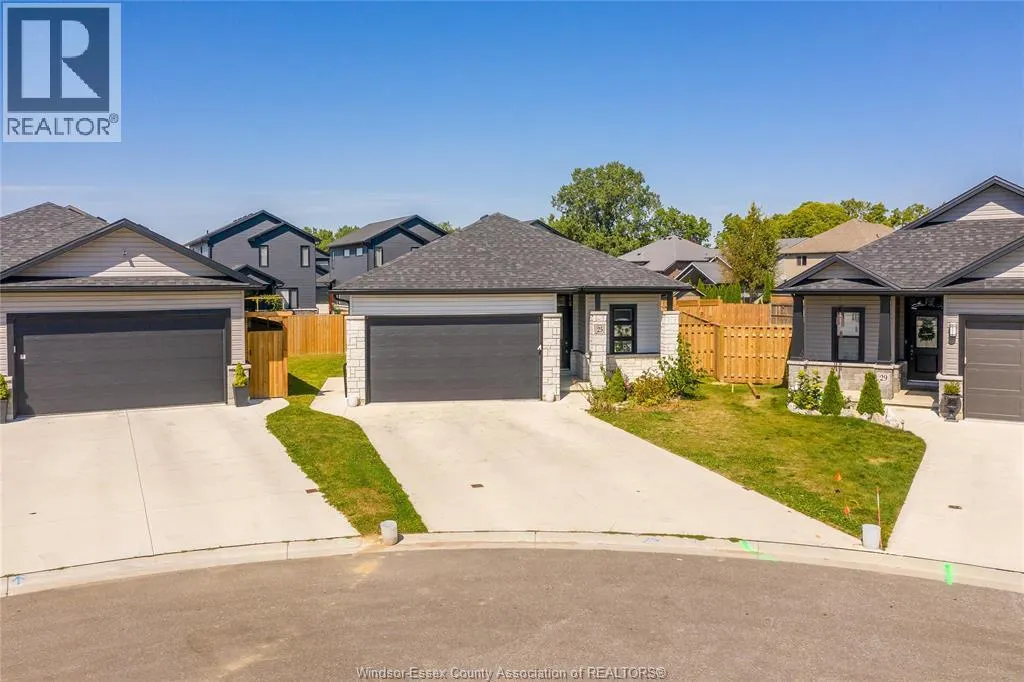 25 CHAMPLAIN COURT