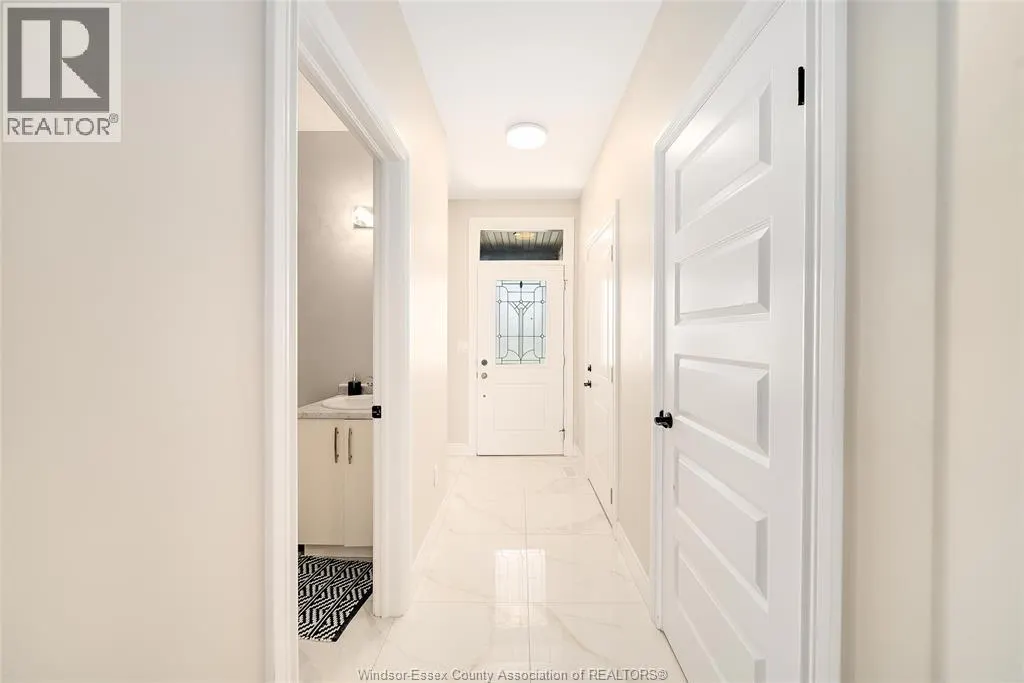25 CHAMPLAIN COURT