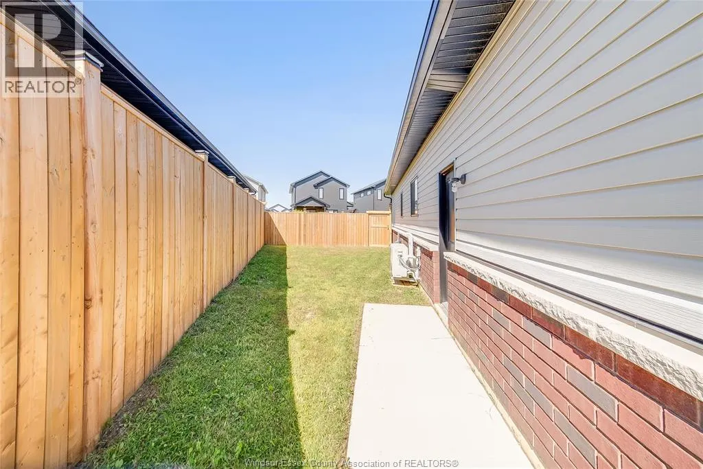 25 CHAMPLAIN COURT