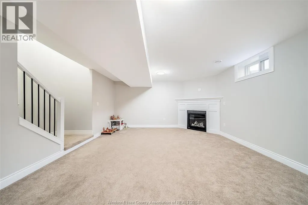 25 CHAMPLAIN COURT