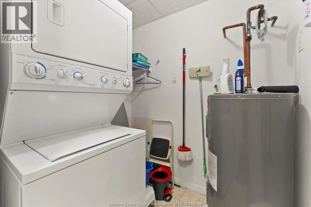 315 VILLAGE GROVE Unit# 203