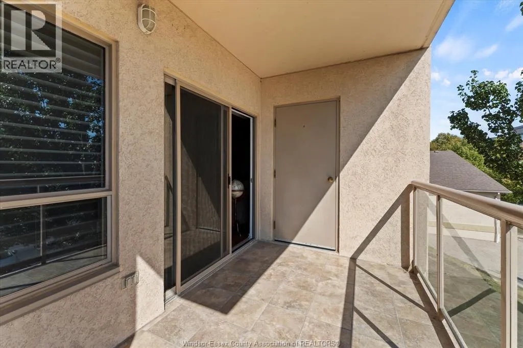 315 VILLAGE GROVE Unit# 203