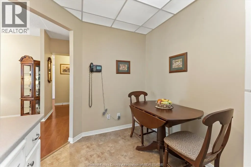 315 VILLAGE GROVE Unit# 203