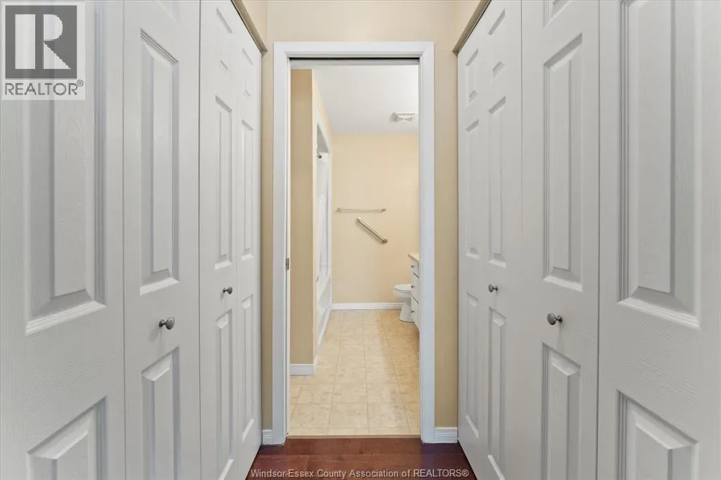 315 VILLAGE GROVE Unit# 203